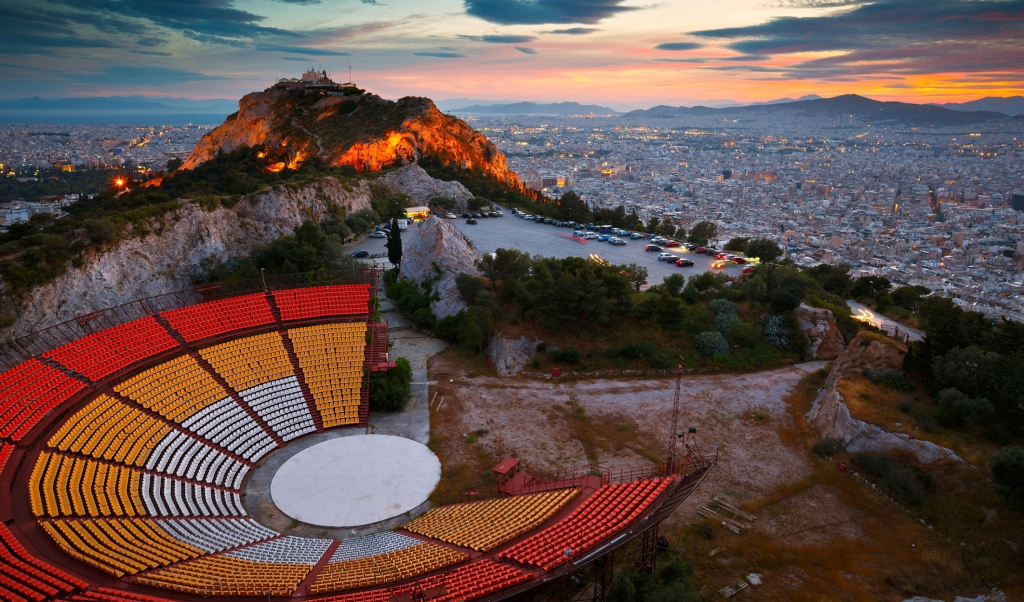 Το θέατρο Λυκαβηττού ανοίγει ξανά