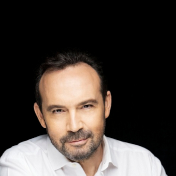 Ο Κώστας Μακεδόνας στο Φεστιβάλ Ηλιούπολης